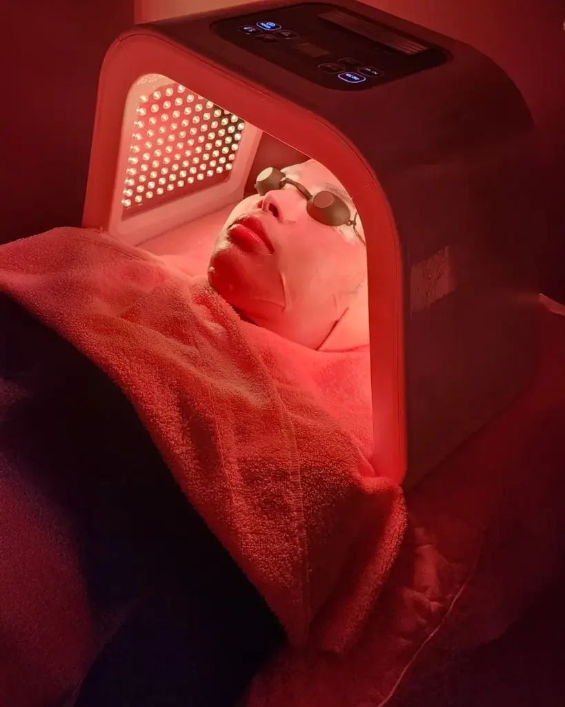 Hydra Rich Facial