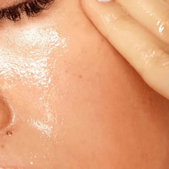 oily skin women problem